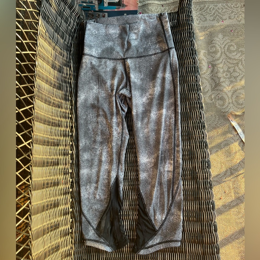 Lululemon Grey/Mesh Crop Leggings | Sz. 6